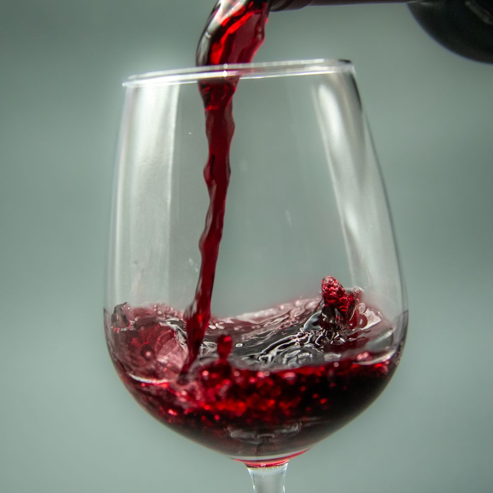 Wine pour